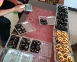 A picture of step 3 of Kue coklat kacang.