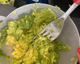 Foto del paso 2 de la receta: Guacamole (sin cebolla)