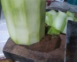 Foto langkah ke 1 dari resep 46. Sayur bening labu air.