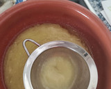 Foto del paso 7 de la receta: Merluza de pincho confitada al pil pil con patatitas y zanahorias hervidas