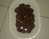 A picture of step 2 of Meat balls.