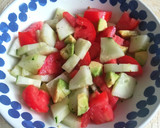 Foto del paso 1 de la receta: Ensalada de pepino, tomate y aguacate