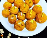 बेसन के गुड़ वाले लड्डू (besan ke gur wale ladoo recipe in Hindi) रेसिपी चरण 4 फोटो