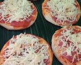 Foto langkah ke 3 dari resep Pizza chessy.