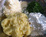 Foto langkah ke 1 dari resep Stik Kentang Keju.