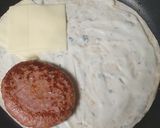 Foto del paso 5 de la receta Wrap de hamburguesa, bacon y queso roquefort