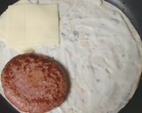 Foto del paso 5 de la receta: Wrap de hamburguesa, bacon y queso roquefort
