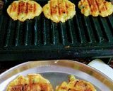 A picture of step 7 of Mixed veg tikki sandwich.