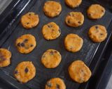 Foto langkah ke 4 dari resep Chewy Chocolate Chip Cookie.
