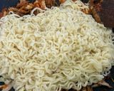 Foto langkah ke 3 dari resep Mie Ikan Laut Pedas.
