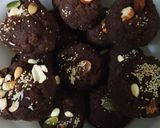 A picture of step 7 of Millet ladoo nachni.