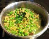 A picture of step 4 of A green koottu with Mung, green peas, and kale.