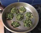 Foto del paso 5 de la receta: Bocadillos de espinacas y hojas de remolacha, al horno y sin harina