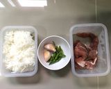 รูปขั้นตอนการทำที่ 1 ของ ข้าวผัดพริกสดหมูแดดเดียว
