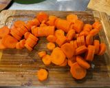 Une image de l'étape 17 de Poulet aux carottes, panais, petits pois et pommes de terre.