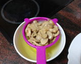 Foto del paso 1 de la receta: Cerdo frito con salsa de champiñones al ajillo y arroz blanco