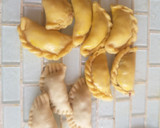 Foto del paso 2 de la receta: Empanadas de harina fritas de carne o pollo!