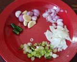 Foto langkah ke 3 dari resep Mie Goreng Telor Pipih.