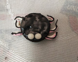 Foto del paso 3 de la receta: Galletitas Halloween: arañas glaseadas 🕷️🕸️😲