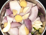 लौकी का भरता और भाखरी (lauki ka bharta aur bhakri recipe in Hindi)