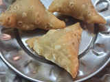 સમોસા ચાટ (Samosa Chaat Recipe in Gujarati)