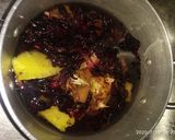 A picture of step 3 of Pineapple zobo.