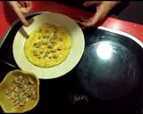 Foto del paso 4 de la receta Tortilla de bacalao con decoración de berberechos