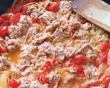 Une image de l'étape 3 de Pâtes au thon et tomates cerises.