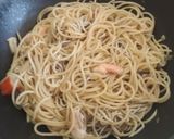 Foto del paso 9 de la receta: Wok de Espaguetis con frutos del Mar