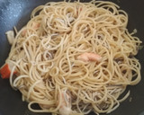 Foto del paso 9 de la receta: Wok de Espaguetis con frutos del Mar