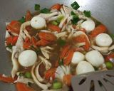 Foto langkah ke 5 dari resep Tumis Jamur Wortel.