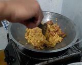 Foto langkah ke 5 dari resep Nasi Goreng Nuget Sosis.