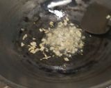 Foto langkah ke 3 dari resep Tumis Sawi Hijau Pindang Cuek.