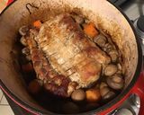 Une image de l'étape 10 de Rôti de porc en cocotte aux carottes,oignons et champignons (cuisson au four).