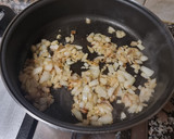 Foto del paso 1 de la receta: Garbanzos guisados con secreto ibérico al gorgonzola