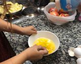 Foto del paso 4 de la receta: Tortilla de papa (no llego a española porque le falta el cantimpalo)