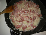 Arroz con queso, salchicha y jamón York
