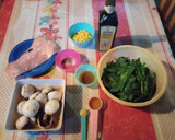 Foto del paso 1 de la receta: Ensalada de espinacas con tocino