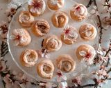 Foto del passaggio 7 della ricetta Roselline di pasta sfoglia