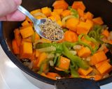 Foto del paso 4 de la receta Solomillo de cerdo en salsa de verduras