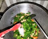 Foto langkah ke 3 dari resep Tumis daun melinjo dan teri.