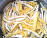 Foto del paso 2 de la receta: Cáscaras de naranja confitadas