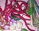 Foto langkah ke 1 dari resep Gulai Daun Pepaya Jepang Campur.