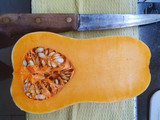 Calabaza rellena con espinaca, brócoli y arroz