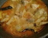 Foto langkah ke 5 dari resep Ayam Kemangi Bumbu Kuning Pedas.