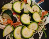Foto del paso 1 de la receta: Verduras salteadas con kibbes (🌱)