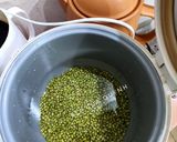 Hình bước làm 2 của món Chè đậu xanh nha đam