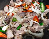 Foto langkah ke 4 dari resep Oseng Daging sapi.