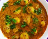 A picture of step 5 of Dum aloo.
