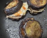 Foto del paso 4 de la receta: Bocaditos de berenjena🍆con queso🥯tomate y pollo🍅🍗🧀